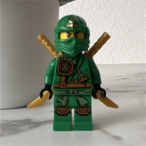 LEGO Lloyd Jungle Robes Mini figure w/ 2 Gold Swords & Back Scabbard