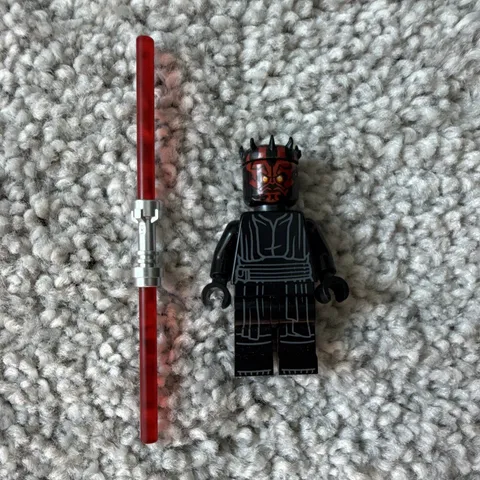 LEGO Star Wars Set 75383 Darth Maul Minifigure Double-Bladed Lightsaber