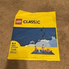 LEGO Classic Blue Baseplate 11025 Building Kit *NEW & SEALED*