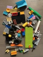LEGO Lot 100 Pieces Mixed Disney Batman Chima Friends Blockheadz Multicolor