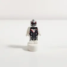 Lego Ant-Man Minifigure Statuette Scott Lang White Jumpsuit 76131