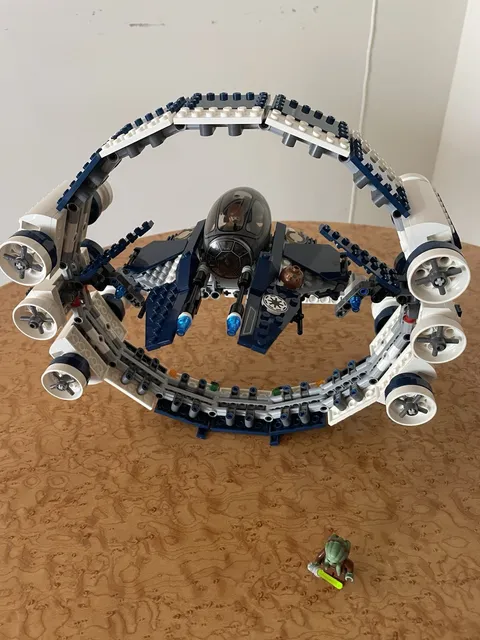 LEGO Star Wars: Jedi Starfighter with Hyperdrive Booster Ring (7661)
