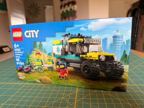 LEGO City 40582 4x4 Off-Road Ambulance Rescue Retired * New Sealed