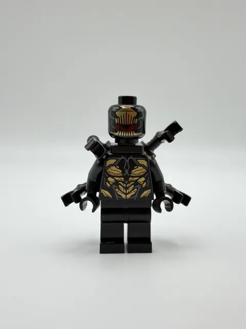 LEGO Minifigure Marvel Villain Outrider Alien Anti Hero Mechanical Arms One Eye