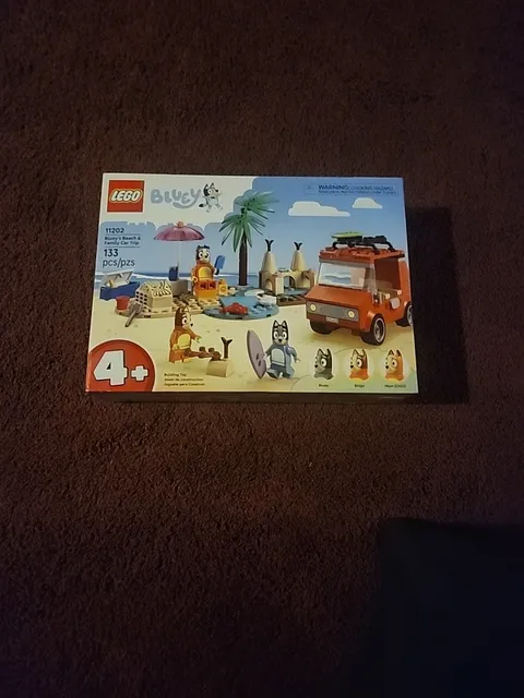 LEGO Bluey's Beach & Family Car Trip 11202 Bluey Theme 133 Pieces Complete Set