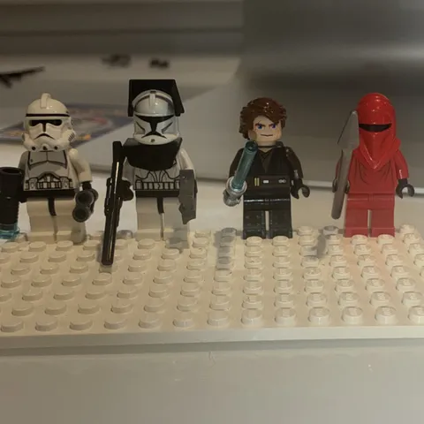 LEGO Star Wars Minifigure Lot of 4 2XClone Troopers,Anakin Skywalker, sith guard