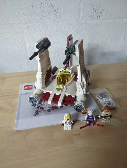 LEGO Star Wars V-19 Torrent Starfighter 75432 W/Printed Pieces