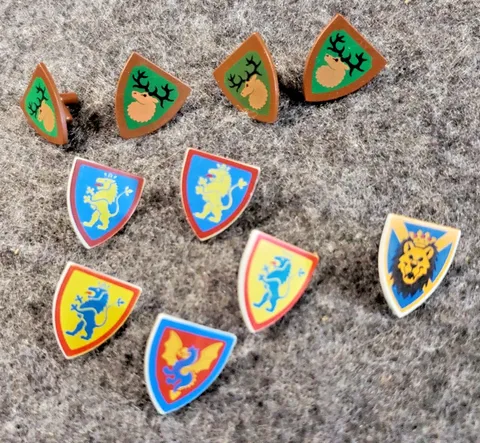 10  LEGO Printed Shields, Lion Knights, Lego Castle Theme....  .... (SB10)
