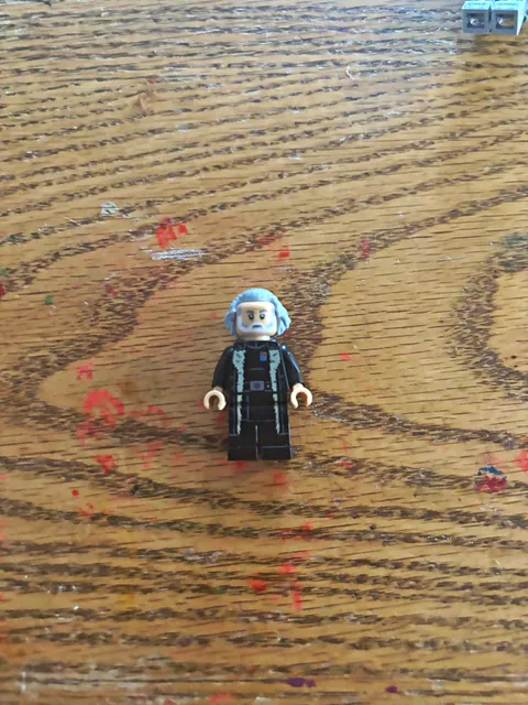 LEGO imperial remnant warlord from set #75454. MINT CONDITION