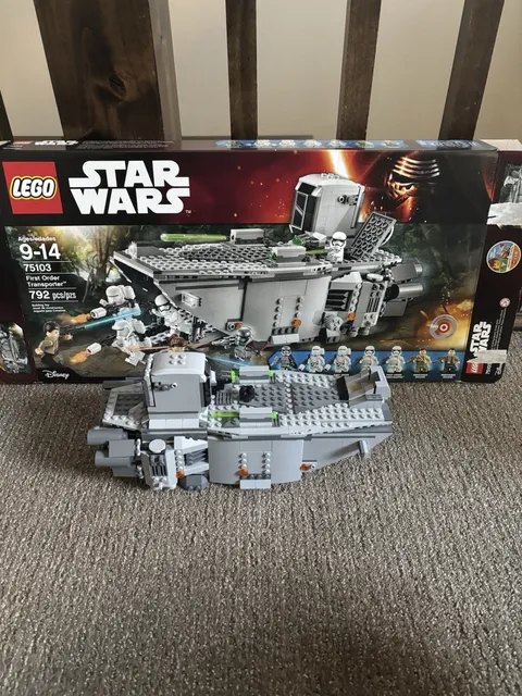 LEGO Star Wars First Order Transporter 75103 792pcs Age 9-14 w/ Box
