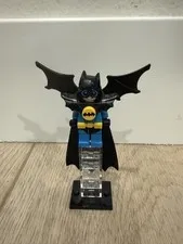 Lego Nightwing 70922 Wings and Cape Batman Movie Super Heroes Minifigure