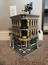 Lego Modular Set 10211: The Grand Emporium *READ DESC*