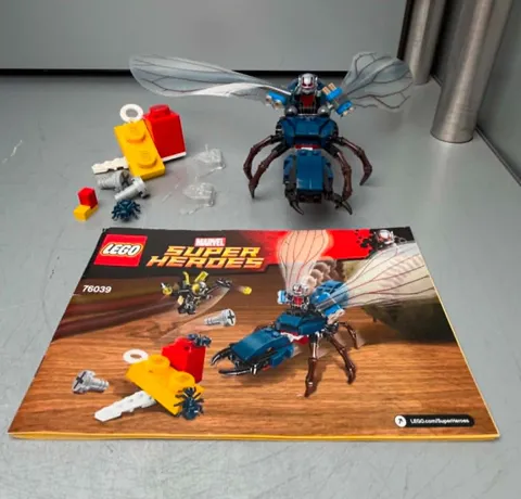 USED LEGO 76039 Ant-Man Final Battle Ant-Man Scott ONLY NO YELLOWJACKET OR HANK