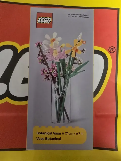 LEGO BOTANICAL VASE CLEAR 6.7 INCHES TALL NIB FLOWER DESIGN