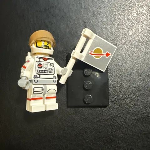 LEGO minifigure ⭐Lego Astronaut 71011 Collectible Series 15 Minifigures Displaye