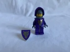 Lego Castle Danju with Gold Pattern Armor cas269 8876 8877 No Sword #19