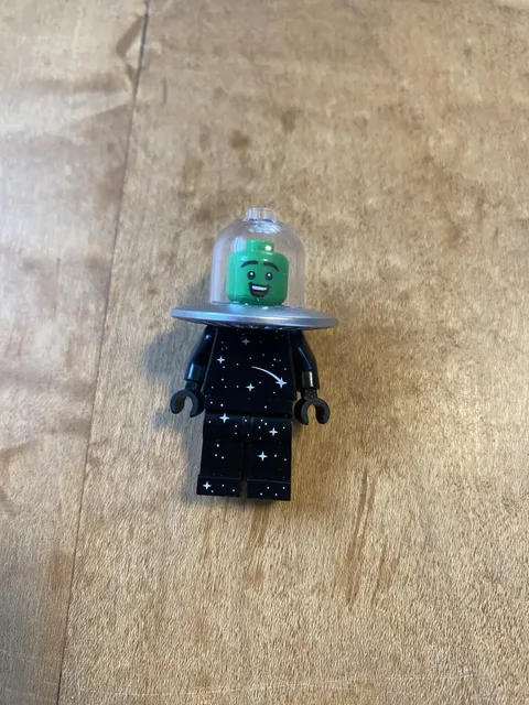 Lego Flying Saucer Costume Fan, Series 26 Minifigure