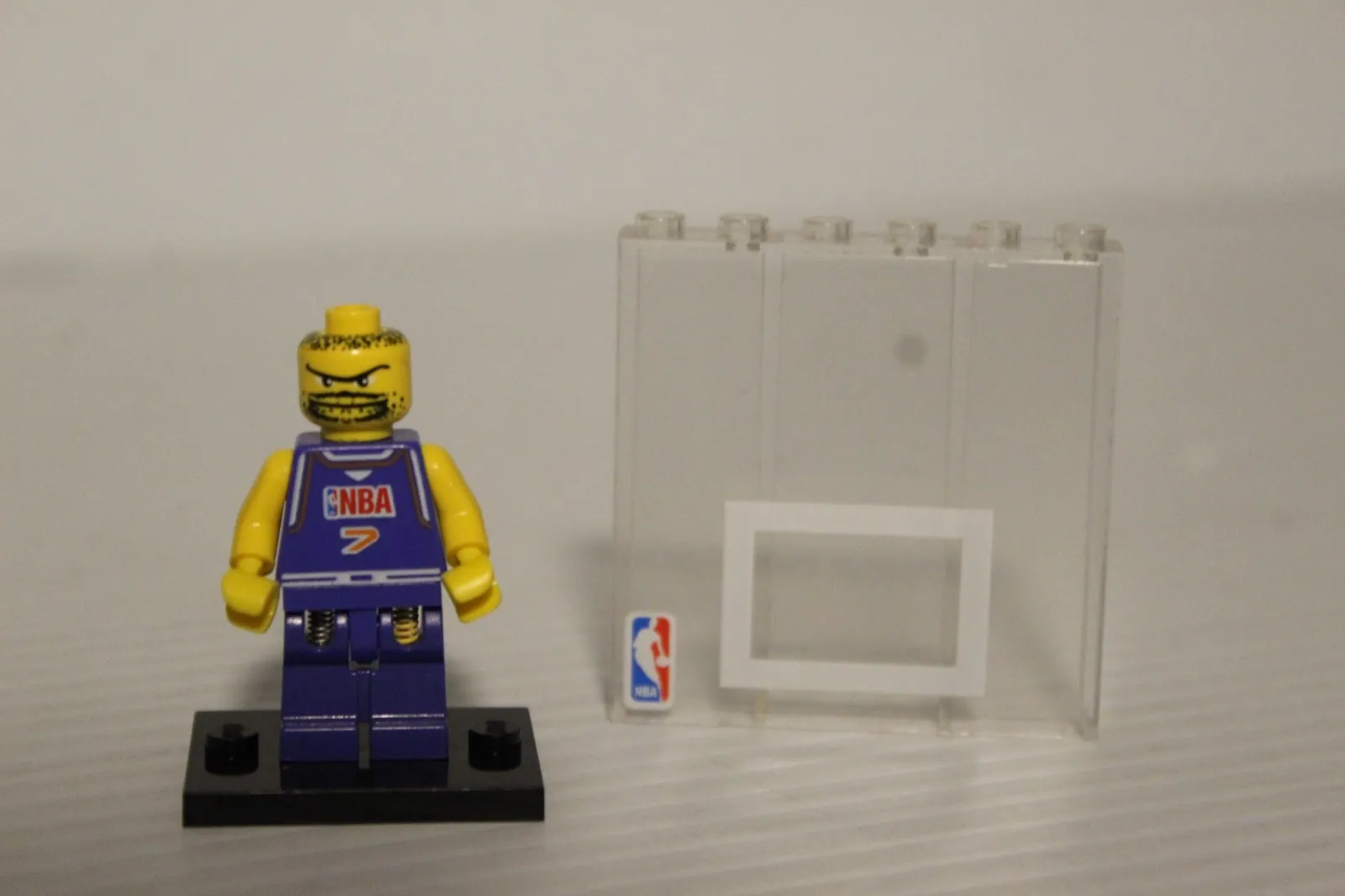 Lego Minifigure NBA Player #7 with Basketball Backboard 