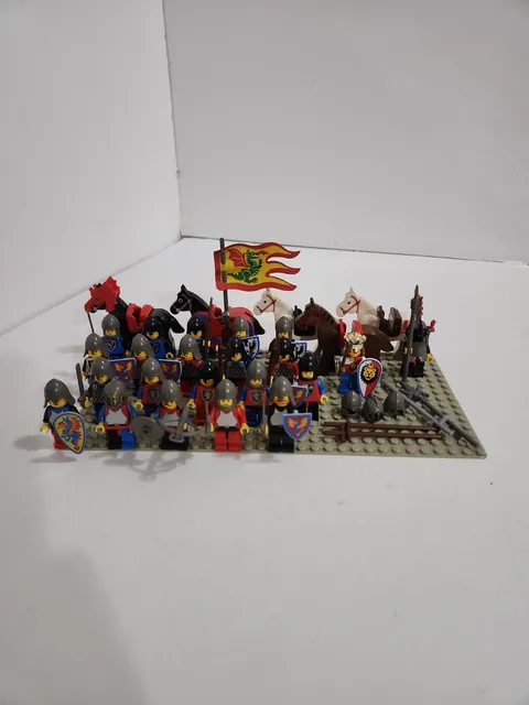 LEGO Castle / Knights / Kingdoms Minifigure Lot Vintage Figures & Weapons