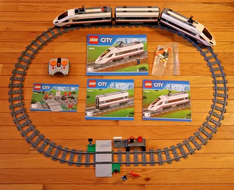 Lego 2014 CITY High-Speed Passenger Train (60051) Complete w/Box & Instructions