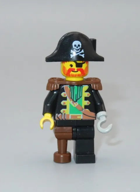 LEGO Pirates Captain Red Beard with hook hand minifigure 6285 6290 6286 10040