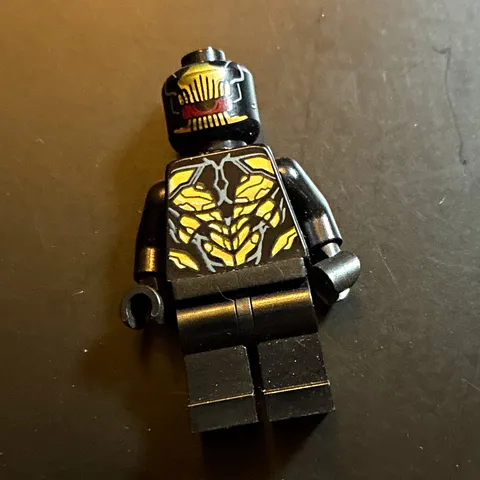 LEGO Black Minifigure w/ Gold Armor Print & Helmet, Black Legs