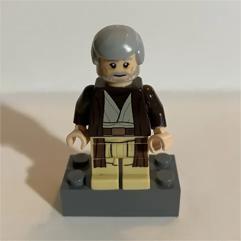 LEGO Star Wars Minifigure Lot of 10. vader, leia, ob-1 and more. Perfect figuers