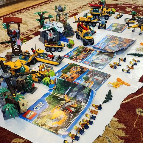 LEGO City Jungle Air Drop Helicopter 60162 1250pc Explorer  Total Sets 7
