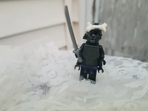 Lego Lord Garmadon Minifigure Ninjago Legacy njo0505 Great Cond Silver Sword 