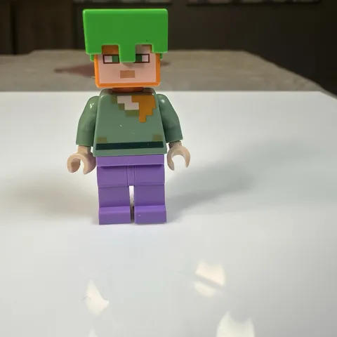 Lego  Alex Medium Lavender Legs Bright Green Helmet Minecraft Minifigure