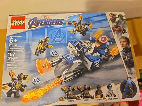 LEGO Super Heroes: Captain America: Outriders Attack (76123) Some Box Damage