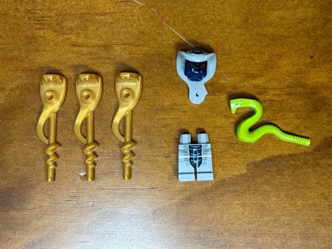 LEGO NINJAGO Rattla njo033 Partial Minifigure 3 Gold Serpent Staffs Snake