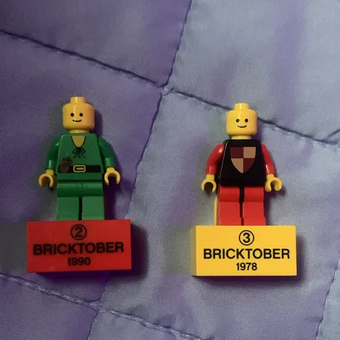 LEGO BRICKTOBER Minifigures w/ Display Bases Lot of 2 (1990 & 1978) 