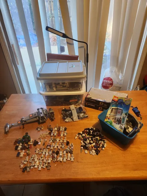 HUGE Lego Minifigure Lot DC Star Wars Ninjago Marvel SpongeBob Sets Rare