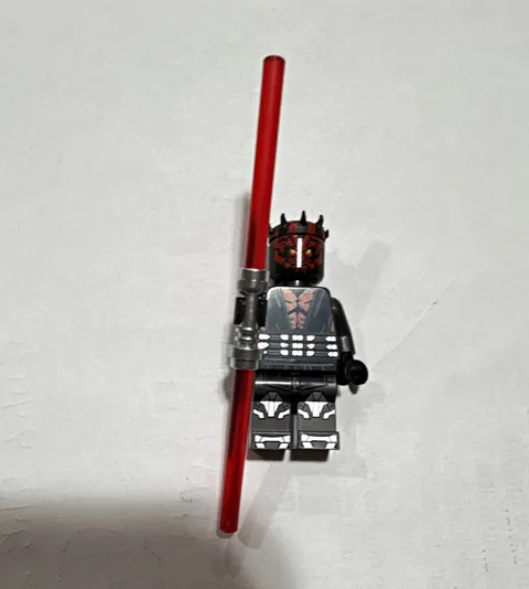OFFICIAL LEGO Star Wars Darth Maul Minifigure w/ Double-Bladed Red Lightsaber