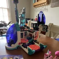 LEGO The LEGO Movie 2 70828 Pop-Up Party Bus 1024pc w/ Unikitty Box