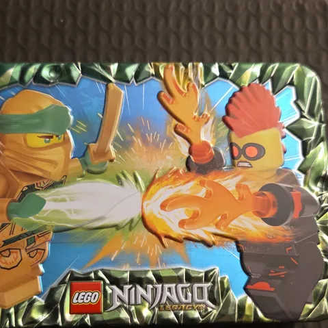 LEGO NINJAGO Legacy collectors tin Cole and villian 2019 retired 