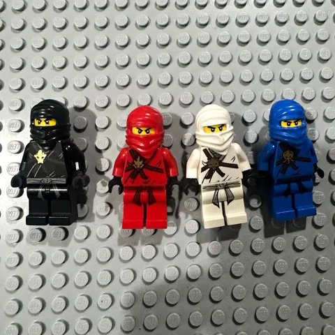 LEGO NINJAGO Ninja Minifigure Lot (4) Black Red White Blue  excellent condition