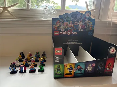 LEGO MINIFIGURES: DC Super Heroes Series (71026) Full Set With Box- Mint Cond.