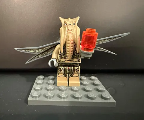 LEGO Poggle the Lesser Minifigure with Death Star Plans