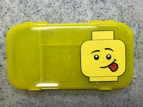 2011 Lego Minifigure Yellow Plastic Storage Case - Nice Condition! Fast Ship!