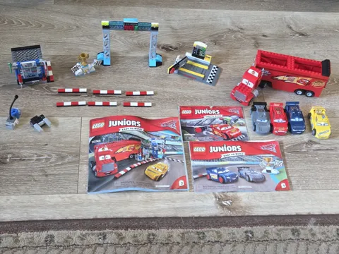 LEGO Juniors 10745  Disney Pixar Cars 3 Florida 500 Final Race near complete 
