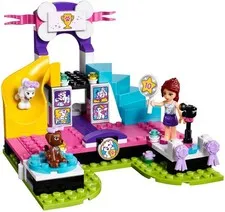 Lego Friends Mia And The Puppy Dog Show 41300_