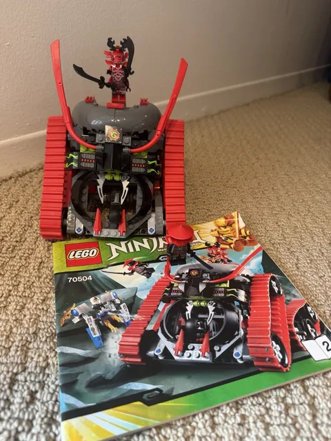 2013 Lego Ninjago: The Final Battle Set Garmatron Tank with Minifigures (70504)