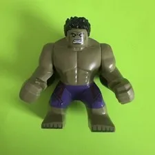 Hulk - LEGO Minifigure Giant, Dark Purple Pants with Avengers Logo SH173 76031