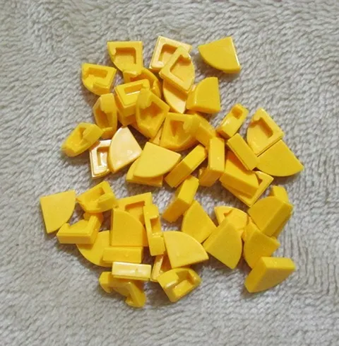 LEGO Tile, Round 1 x 1 Quarter Bright Light Orange no. 25269 (Qty 50) *NEW*