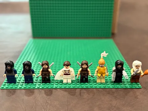 LEGO Minifigures Lot w/ accessories prince of Persia, pirates of the Caribbean