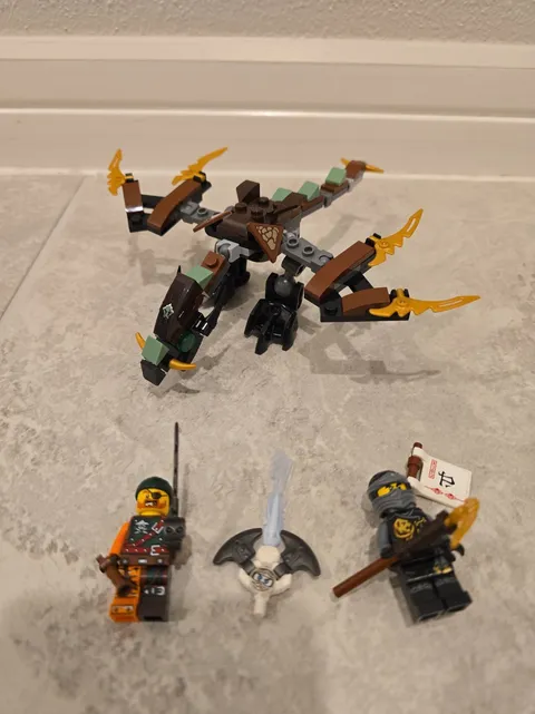 LEGO Ninjago 70599 Cole's Dragon Bucko Minifigure 100 % complete collectors own