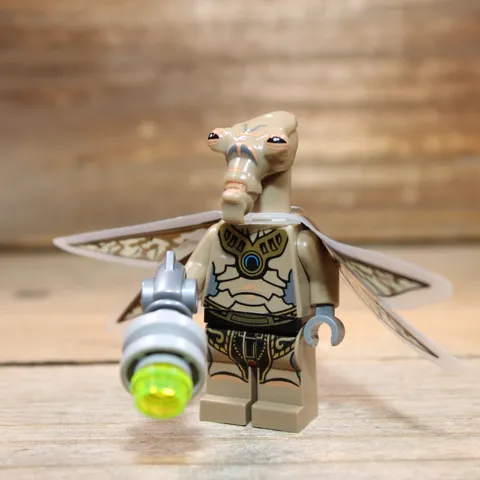LEGO Star Wars Geonosian Warrior Minifigure sw0381 Dark Tan with Wings