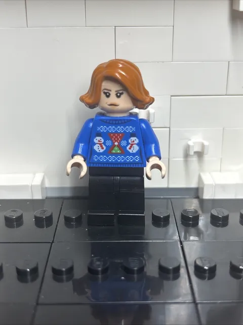 LEGO® Minifig sh0907 Black Widow - Holiday Sweater